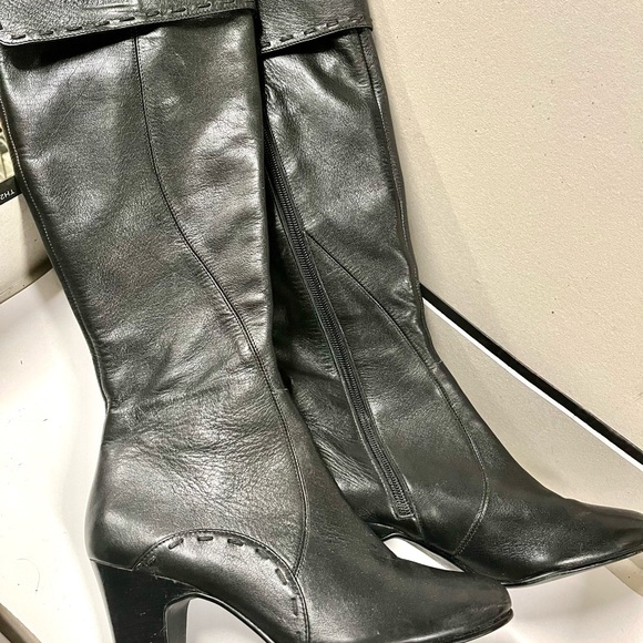 NWOT Black leather high boots, size 6.5, new. Middle height hills. Under knee - Picture 1 of 15